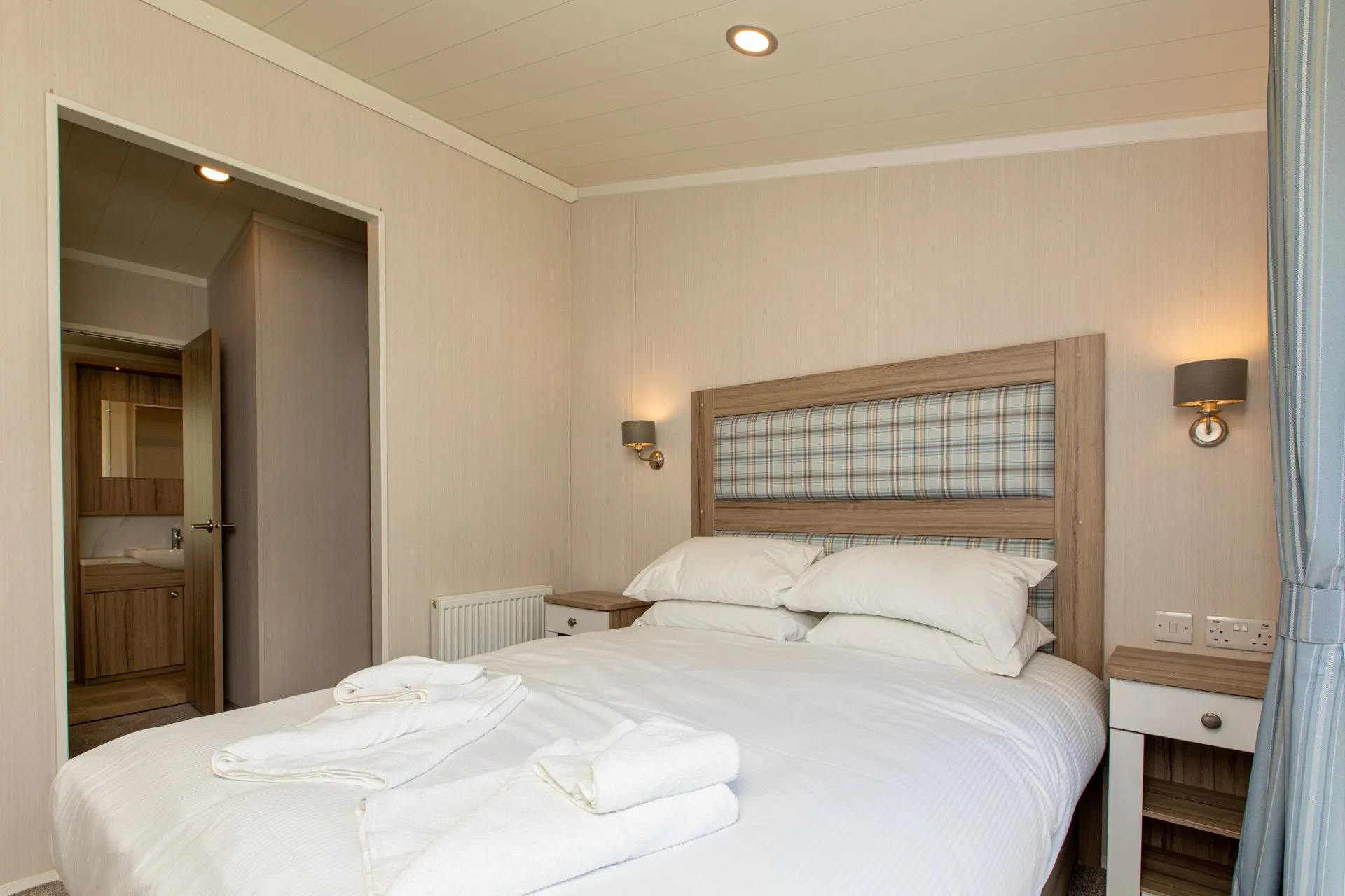 lodge with hot tub for sale north yorkshire